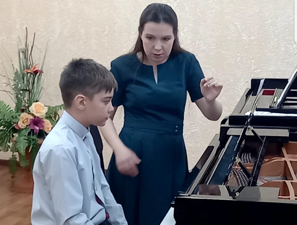 С 26 ноября по 4 декабря в Детской школе искусств проходил IX Областной конкурс "Юный пианист".